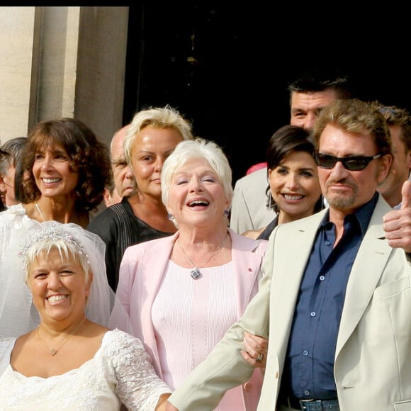 Mariage de MIMIE MATHY et BENOIST GERARD en la mairie de Neuilly Sur Seine. © Guillaume Gaffiot / Bestimage