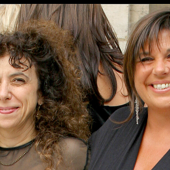 Michèle Bernier - Mariage de Mimie Mathy et Benoist Gerard en la mairie de Neuilly Sur Seine. © Guillaume Gaffiot / Bestimage