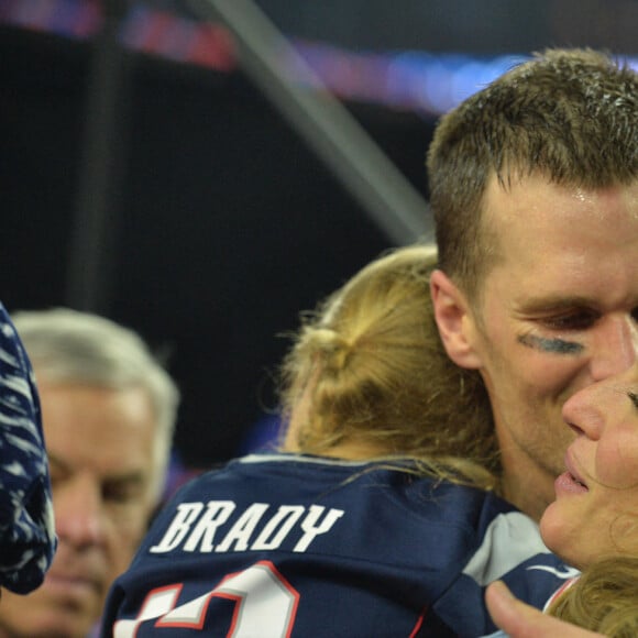 Le 5 février 2017, Tom Brady celebre sa victoire avec sa femme Gisele Bundchen. Photo by Lionel Hahn/ABACAPRESS.COM