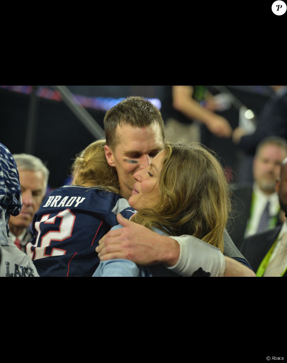 Le 5 février 2017, Tom Brady celebre sa victoire avec sa femme Gisele Bundchen. Photo by Lionel Hahn/ABACAPRESS.COM