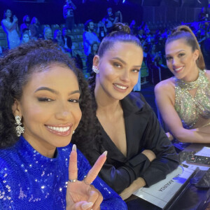 Cheslie Kryst, Adriana Lima et Iris Mittenaere lors de la finale de Miss Univers 2021 à Eilat. Décembre 2021.