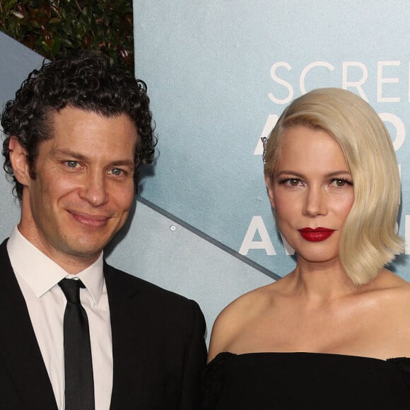 Michelle Williams enceinte et son fiancé Thomas Kail - 26e cérémonie annuelle des "Screen Actors Guild Awards" ("SAG Awards") au "Shrine Auditorium" à Los Angeles, le 19 janvier 2020.