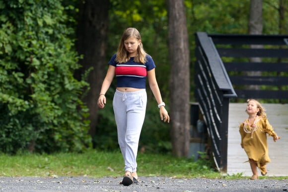 Matilda, la fille de Michelle Williams et Heath Ledger, dans la campagne New Yorkaise le 22 septembre 2018.