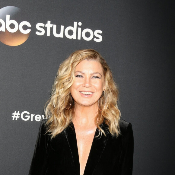 Ellen Pompeo - Les acteurs de 'Greys Anatomy' réunis pour fêter la diffusion du 300ème épisode de la série au restaurant TAO à Hollywood, le 5 novembre 2017.
