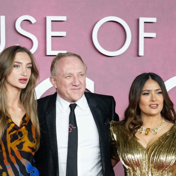 Mathilde Pinault, Francois-Henri Pinault, Salma Hayek à la première du film "House Of Gucci" à Los Angeles, le 9 novembre 2021.