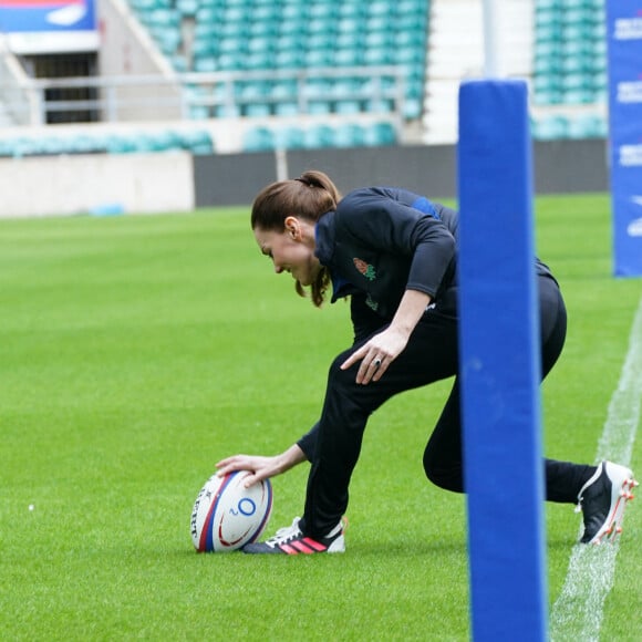 Kate Middleton, nouvelle marraine royale de la Rugby Football Union, lors d'une visite au Twickenham Stadium de Londres, le 2 février 2022.