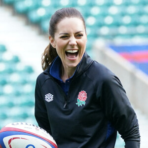 Kate Middleton, nouvelle marraine royale de la Rugby Football Union, lors d'une visite au Twickenham Stadium de Londres.