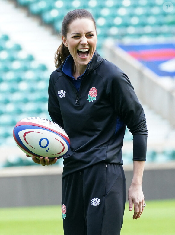 Kate Middleton, nouvelle marraine royale de la Rugby Football Union, lors d'une visite au Twickenham Stadium de Londres.