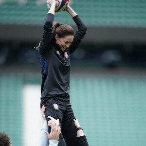 Kate Middleton, nouvelle marraine royale de la Rugby Football Union, lors d'une visite au Twickenham Stadium de Londres, le 2 février 2022.