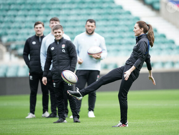 Kate Middleton, nouvelle marraine royale de la Rugby Football Union, lors d'une visite au Twickenham Stadium de Londres, le 2 février 2022.