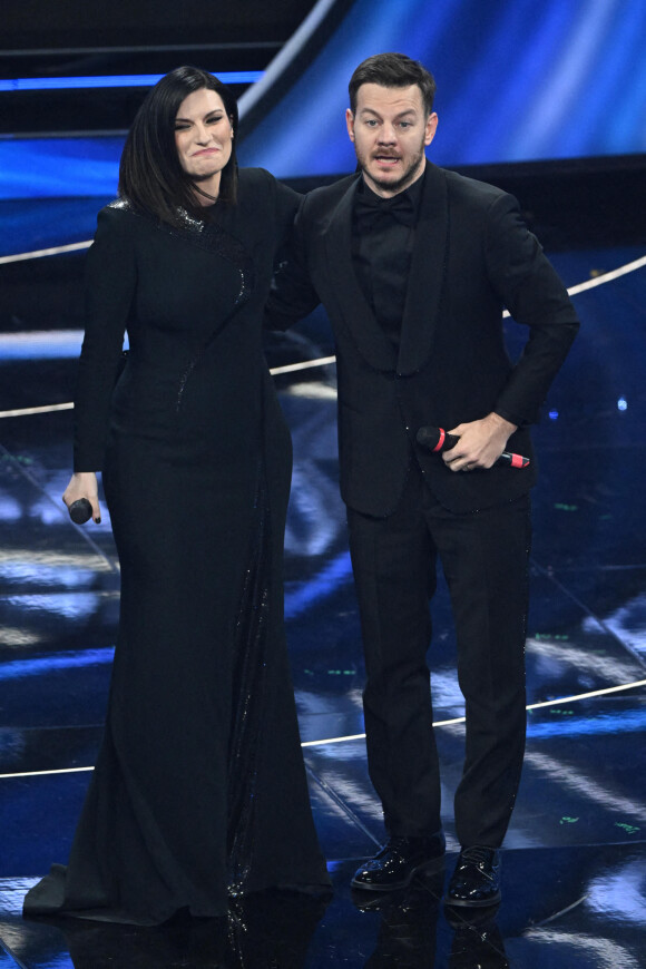 Laura Pausini, Alessandro Cattelan sur la scène du 72ème Festival de la chanson italienne de Sanremo. Le 2 février 2022 