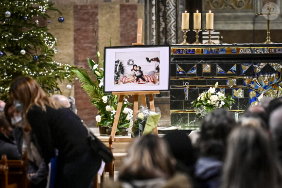Un rassemblement religieux a lieu à la cathédrale d'Albi, France, le 8 janvier 2022, à l'initiative de la soeur et d'une amie de Delphine Jubillar.