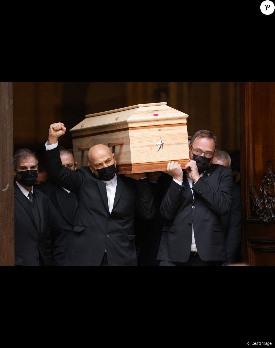 Krzysztof Leon Dziemaszkiewicz (compagnon du défunt) - Sorties des obsèques de Thierry Mugler au temple protestant de l'Oratoire du Louvre à Paris le 4 février 2022.