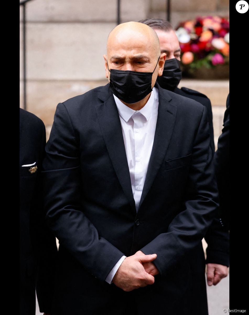 Krzysztof Leon Dziemaszkiewicz - Sorties des obsèques de Thierry Mugler au temple protestant de l'Oratoire du Louvre à Paris le 4 février 2022.