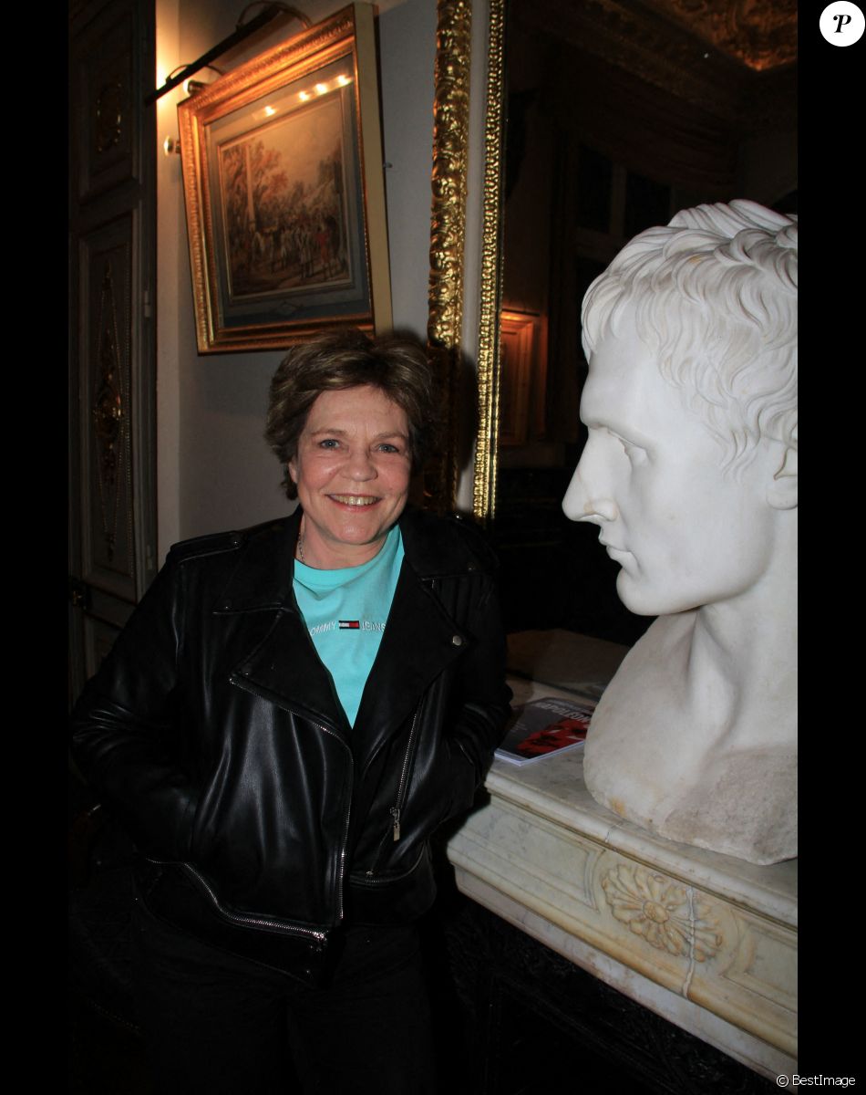 Sabine Paturel - People lors d'une soirée cocktail chez Pierre-Jean de Chalençon au Palais Vivienne à Paris. Le 2 février 2022
