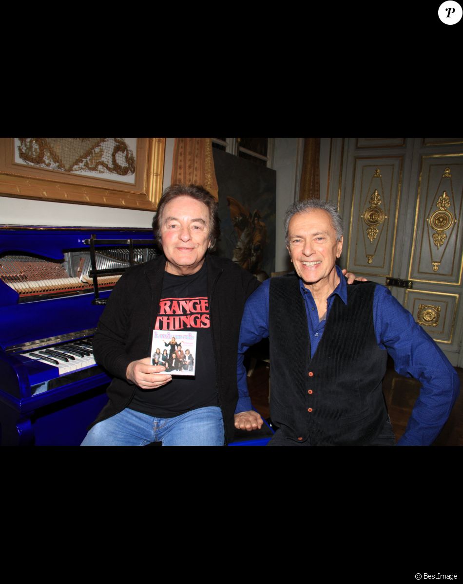Richard Dewitte, Richard Sanderson - People lors d'une soirée cocktail chez Pierre-Jean de Chalençon au Palais Vivienne à Paris. Le 2 février 2022
