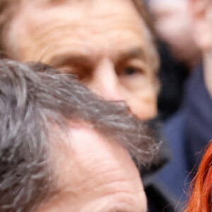 Cindy Sander et Krzysztof Leon Dziemaszkiewicz (compagnon du défunt) - Sorties des obsèques de Thierry Mugler au temple protestant de l'Oratoire du Louvre à Paris le 4 février 2022. © Cyril Moreau / Bestimage 