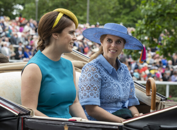 La princesse Beatrice d'York et la princesse Eugenie d'York - La famille royale britannique et les souverains néerlandais lors de la première journée des courses d'Ascot 2019, à Ascot, Royaume Uni, le 18 juin 2019.