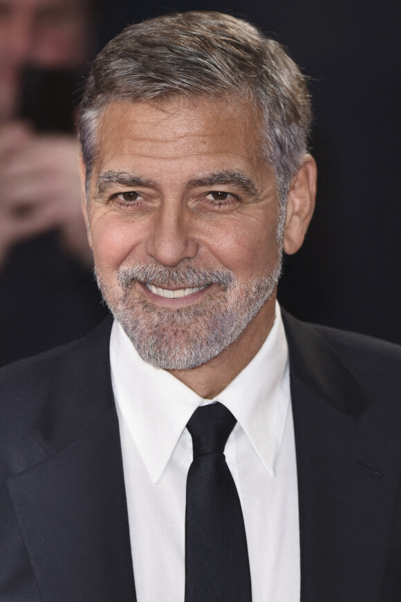 George et Amal Clooney arrivent à la première du film "The Tender Bar" pendant le 65ème festival du film de Londres le 10 octobre 2021. © Future-Image via ZUMA Press / Bestimage 