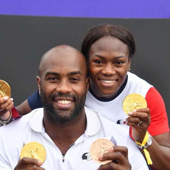 Teddy Riner, Clarisse Agbegnenou - Teddy Riner et l'équipe de France de Judo médaillée des jeux olympiques de Tokyo célébrés au Trocadéro à Paris, le 2 août 2021. © Veeren/Bestimage