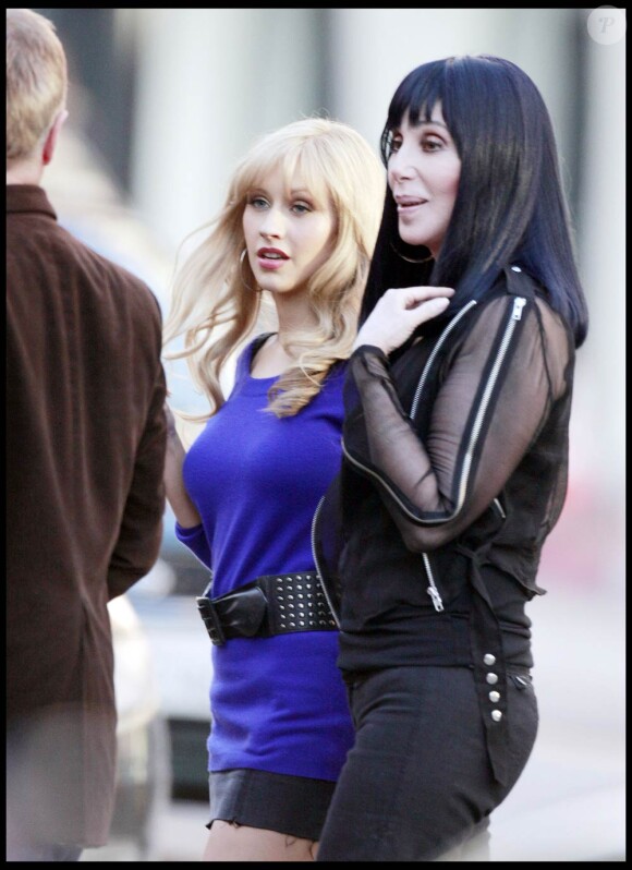 Christina Aguilera et Cher sur le tournage de Burlesque, à Hollywood, le 7 janvier 2010.