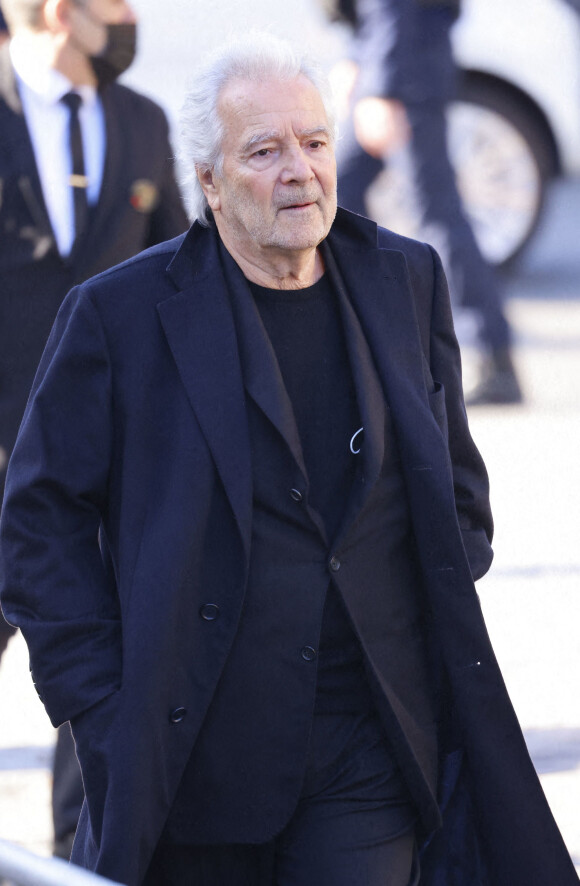 Pierre Arditi - Arrivées à la messe funéraire en hommage à Bernard Tapie en l'église Saint-Germain-des-Prés à Paris. Le 6 octobre 2021 © Jacovides-Moreau / Bestimage