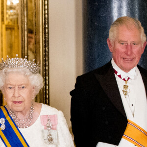 La reine Elisabeth II d'Angleterre et le prince Charles, prince de Galles - Les souverains néerlandais assistent à un banquet d'Etat au palais de Buckingham de Londres, lors de leur visite d'État au Royaume-Uni, le 23 octobre 2018. 