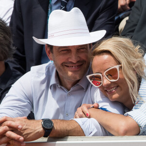 Elodie Gossuin et son mari Bertrand Lacherie dans les tribunes lors des internationaux de tennis de Roland Garros à Paris, France, le 4 juin 2019. © Jacovides-Moreau/Bestimage 