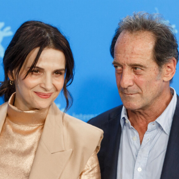 Juliette Binoche, Vincent Lindon - Photocall du film "Avec amour et acharnement" (Both Sides of the Blade) lors du 72ème festival international du film de Berlin le 12 février 2022 