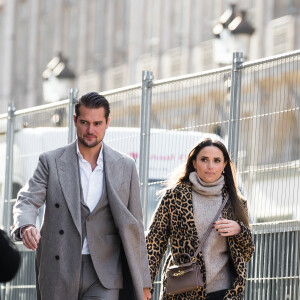 Exclusif - Capucine Anav et son compagnon Victor sont allés choisir leurs alliances pour leur futur mariage, à la bijouterie Galeries Lafayette - Royal Quartz Paris rue Royal à Paris, France, le 7 février 2022.