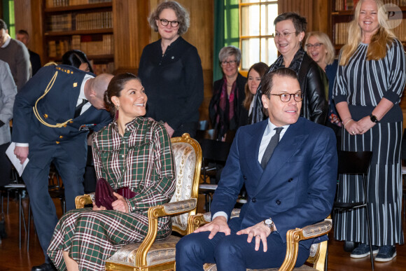 La princesse Victoria et le prince Daniel de Suède lors de la conférence de la Fondation Kronprinsessparets Stiftelse au Palais Royal de Stockholm. Le 30 novembre 2021