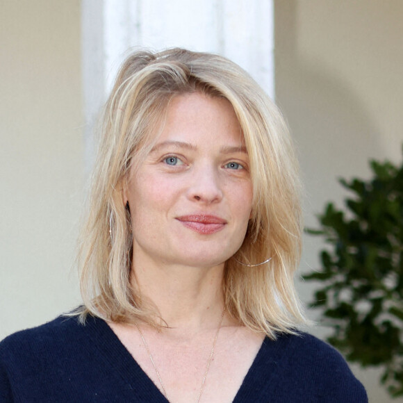 Mélanie Thierry - Photocall du flim "La vraie famille" à l'hôtel Le Renoir lors du Festival du Film de Sarlat, le 9 novembre 2021. © Jean-Marc Lhomer/Bestimage