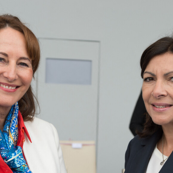 Ségolène Royal et Anne Hidalgo lors du défilé du 14 juillet place de la Concorde, à Paris, le 14 juillet 2016. Le défilé militaire a descendu l'avenue des Champs-Elysées.