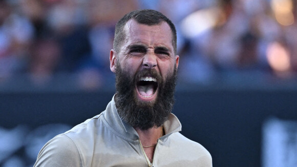 Benoît Paire pète un plomb : il détruit sa raquette dans les vestiaires !