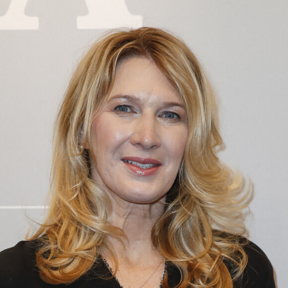 Steffi Graf reçoit un chèque caritatif pour sa fondation Children for Tomorrow au magasin C&A du centre commercial Mercado à Hambourg, Allemagne, le 17 février 2022. © Andre Mischke/API/Bestimage