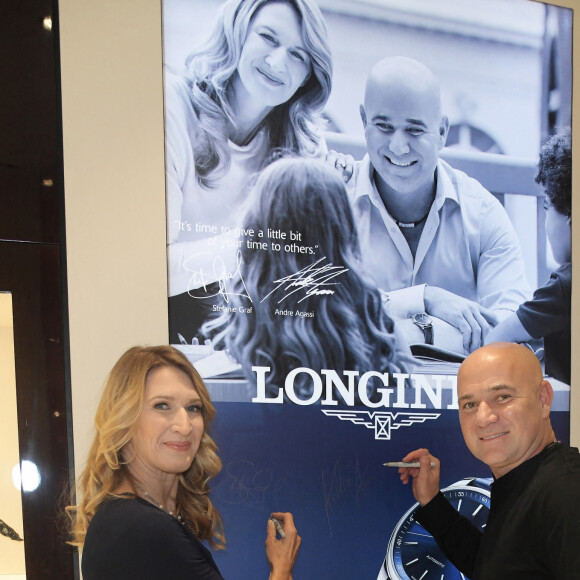 Andre Agassi et sa femme Steffi Graf à l'inauguration d'une nouvelle boutique Longines à Las Vegas le 31 octobre 2018.