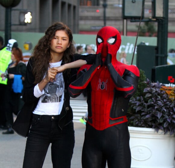 Tom Holland et Zendaya sur le tournage de "Spider-Man: Far From Home" à New York, le 18 octobre 2018. © CPA/Bestimage