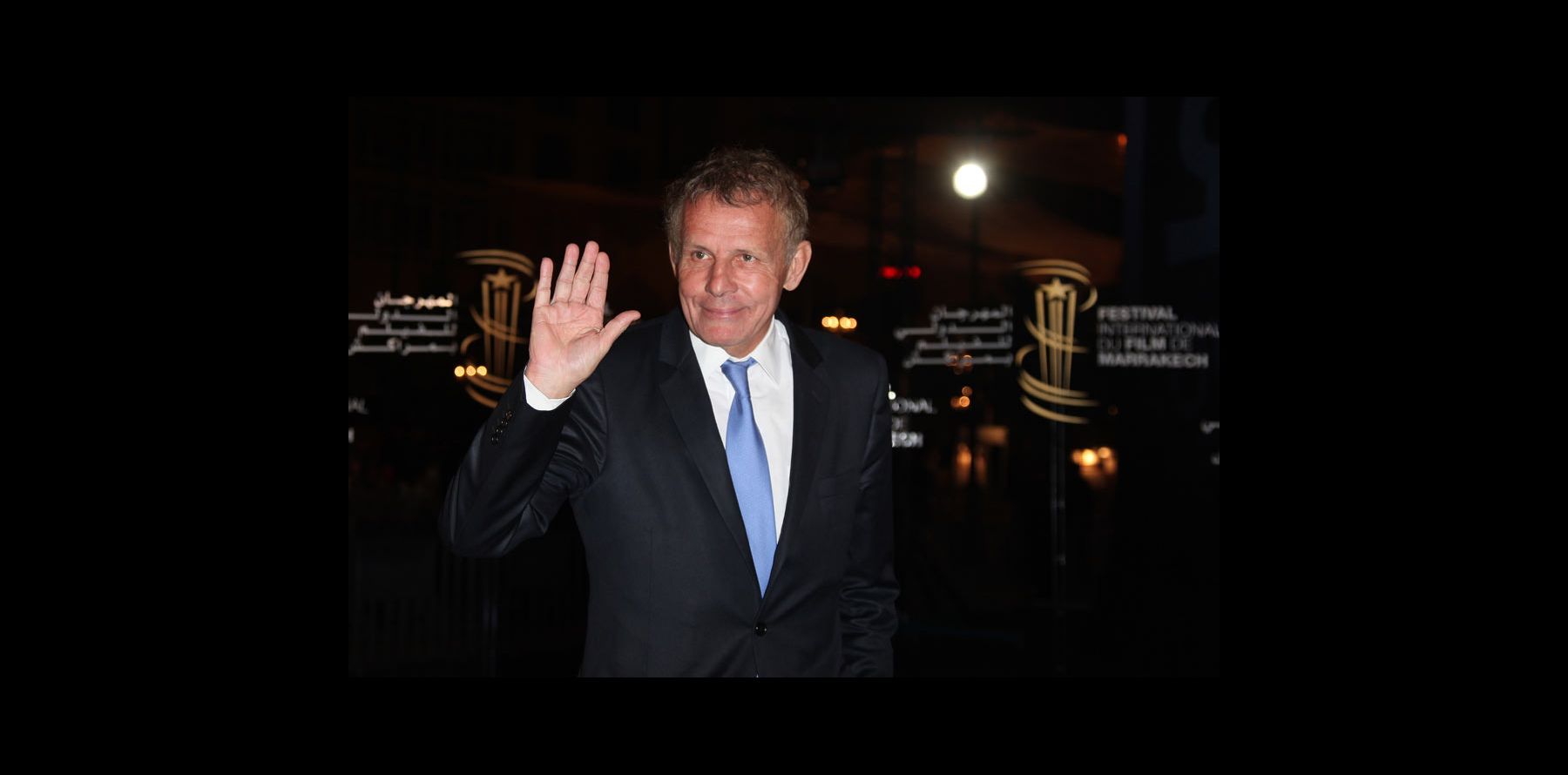 Patrick Poivre d'Arvor se livre avec pudeur et sincérité... et va se confier sur un canapé rouge ...