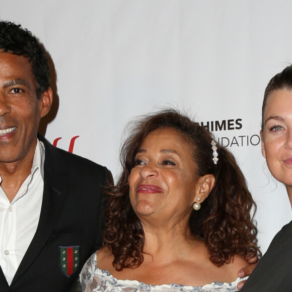 Debbie Allen, Ellen Pompeo et son mari Chris Ivery à la soirée 'Turn Me Loose' au The Wallis Annenberg Center à Beverly Hills, le 15 octobre 2017. 