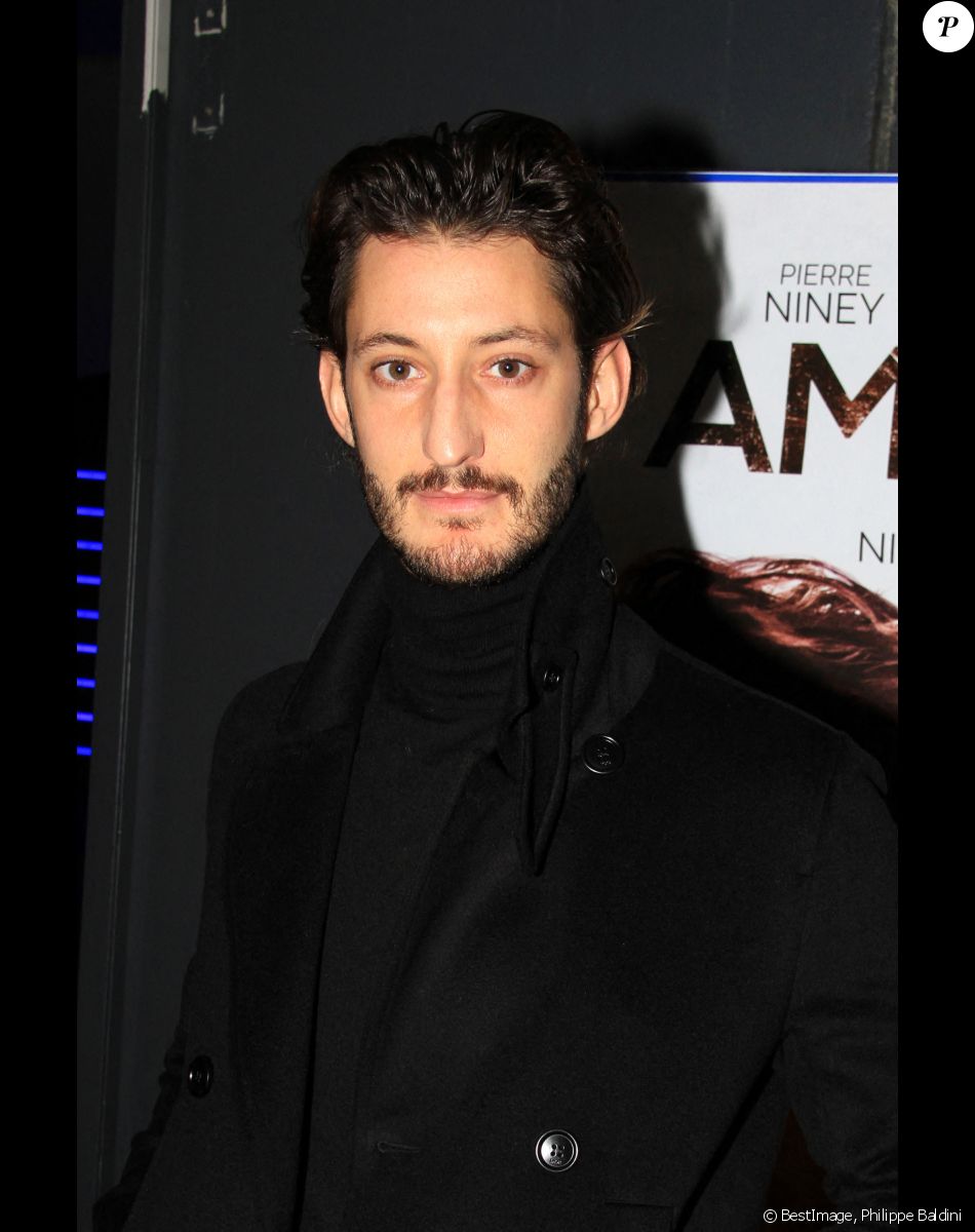 Exclusif - Pierre Niney lors de la soirée de l'avant-première du film "Amants" au cinéma UGC Ciné Cité Les Halles à Paris le 16 novembre 2021. © Philippe Baldini / Bestimage