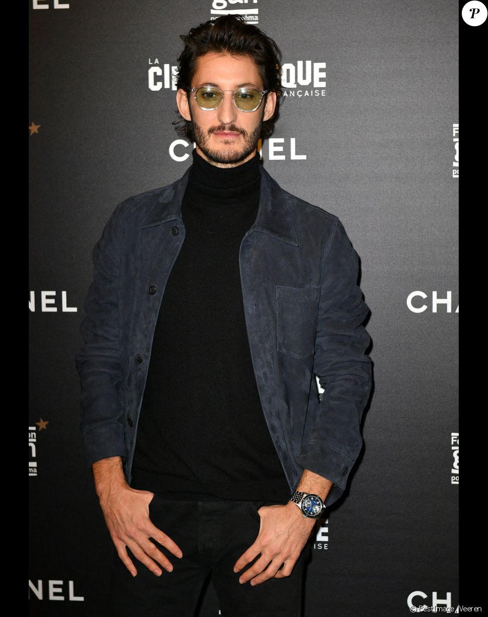 Pierre Niney - Avant première du film "Amants" lors de la soirée d'ouverture de la rétrospective Nicole Garcia à la cinémathèque française à Paris le 15 novembre 2021. © Veeren/Bestimage