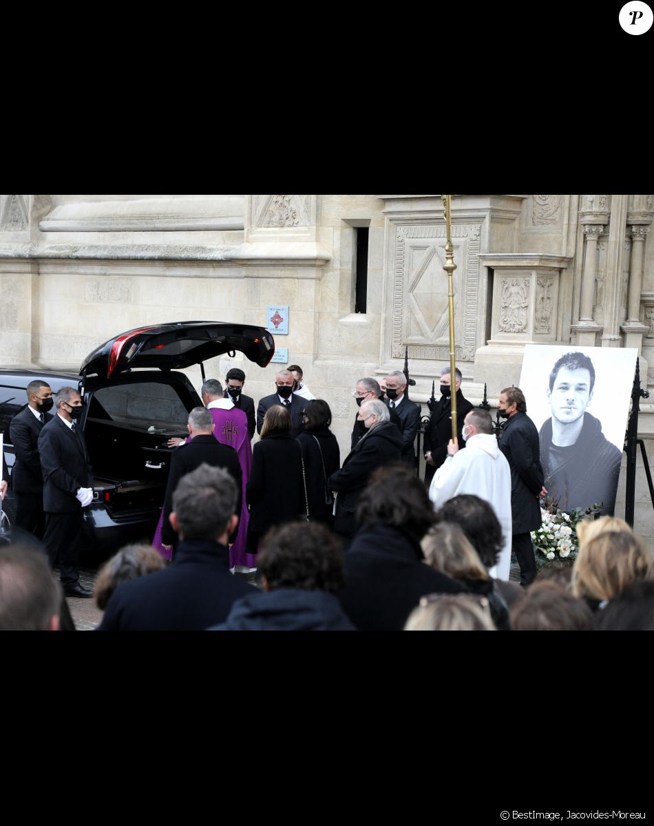 Ambiance - Sorties des obsèques (bénédiction) de Gaspard Ulliel en l'église Saint-Eustache à Paris. Le 27 janvier 2022 © Jacovides-Moreau / Bestimage