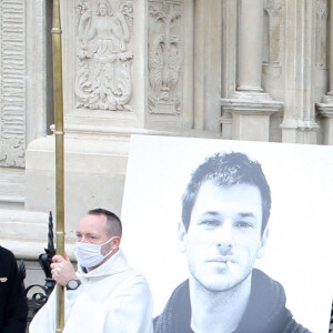 Ambiance - Sorties des obsèques (bénédiction) de Gaspard Ulliel en l'église Saint-Eustache à Paris. Le 27 janvier 2022 © Jacovides-Moreau / Bestimage 