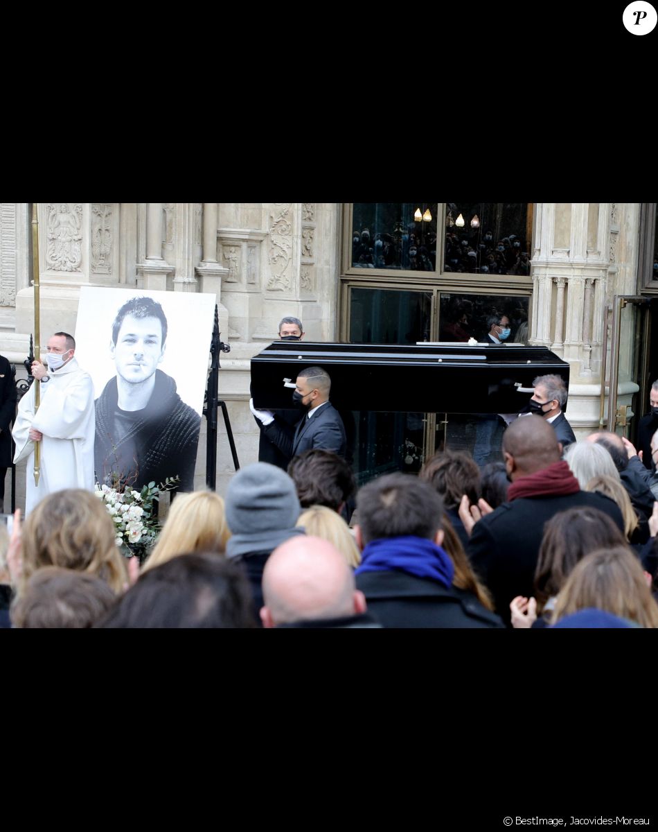 Ambiance - Sorties des obsèques (bénédiction) de Gaspard Ulliel en l'église Saint-Eustache à Paris. Le 27 janvier 2022 © Jacovides-Moreau / Bestimage