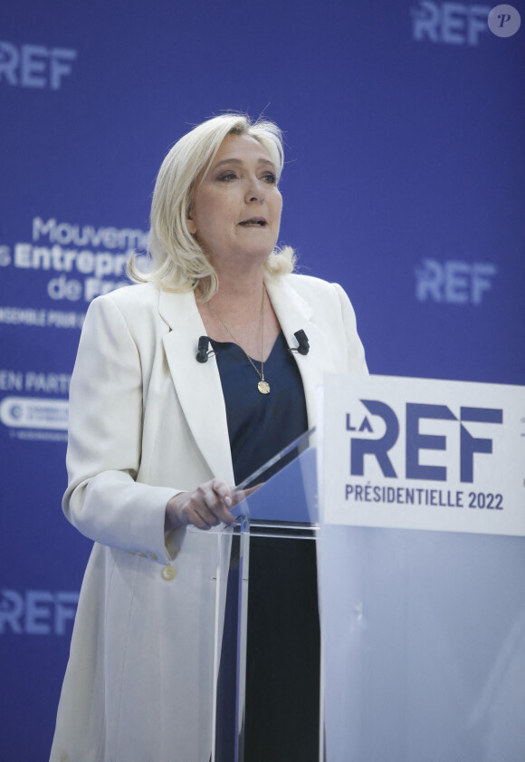 La candidate du Rassemblement National (RN) à l'élection présidentielle 2022, Marine Le Pen lors de la REF Présidentille du Mouvement des entreprises de France (MEDEF) à la Station F à Paris, France, le 21 février 2022. © Denis Guignebourg/Bestimage 