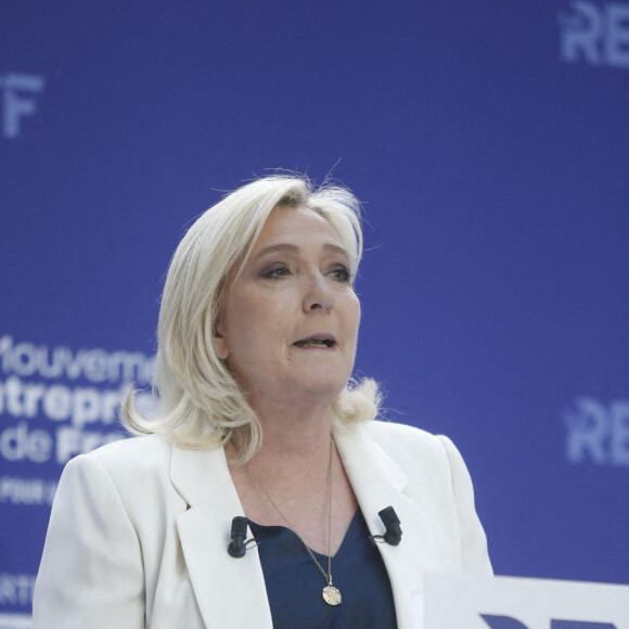 La candidate du Rassemblement National (RN) à l'élection présidentielle 2022, Marine Le Pen lors de la REF Présidentille du Mouvement des entreprises de France (MEDEF) à la Station F à Paris, France, le 21 février 2022. © Denis Guignebourg/Bestimage 