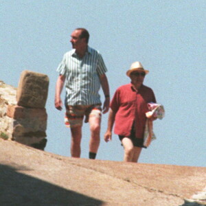 Jacques et Bernardette Chirac en vacances au Forrt de Brégançon en 1995