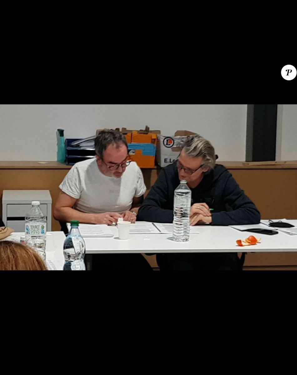 Les acteurs de "Caméra Café" se réunissent 20 ans après le lancement de la série sur M6 - Instagram