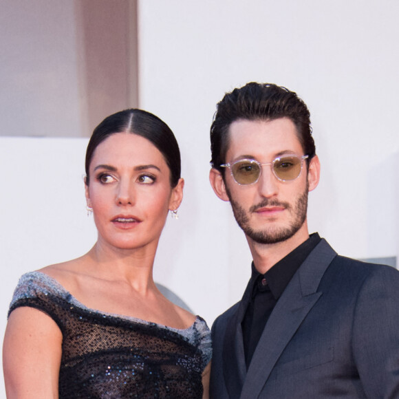 Natasha Andrews et son mari Pierre Niney - Red carpet du film "Amants" lors de la 77ème édition du Festival international du film de Venise, la Mostra. Le 3 septembre 2020