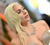 Lady Gaga lors du photocall de la 28ème édition des Screen Actors Guild Awards, ("SAG Awards"), au Barker Hangar à Santa Monica, Los Angeles, Californie.